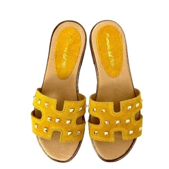 Scarpe di Maremma Ciabatta In Camoscio Giallo Con Borchiette*Donna Sandali & Ciabatte